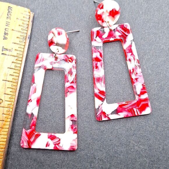 Red and white Style Crush Geometric Resin Abstract Earrings - Picture 3 of 5